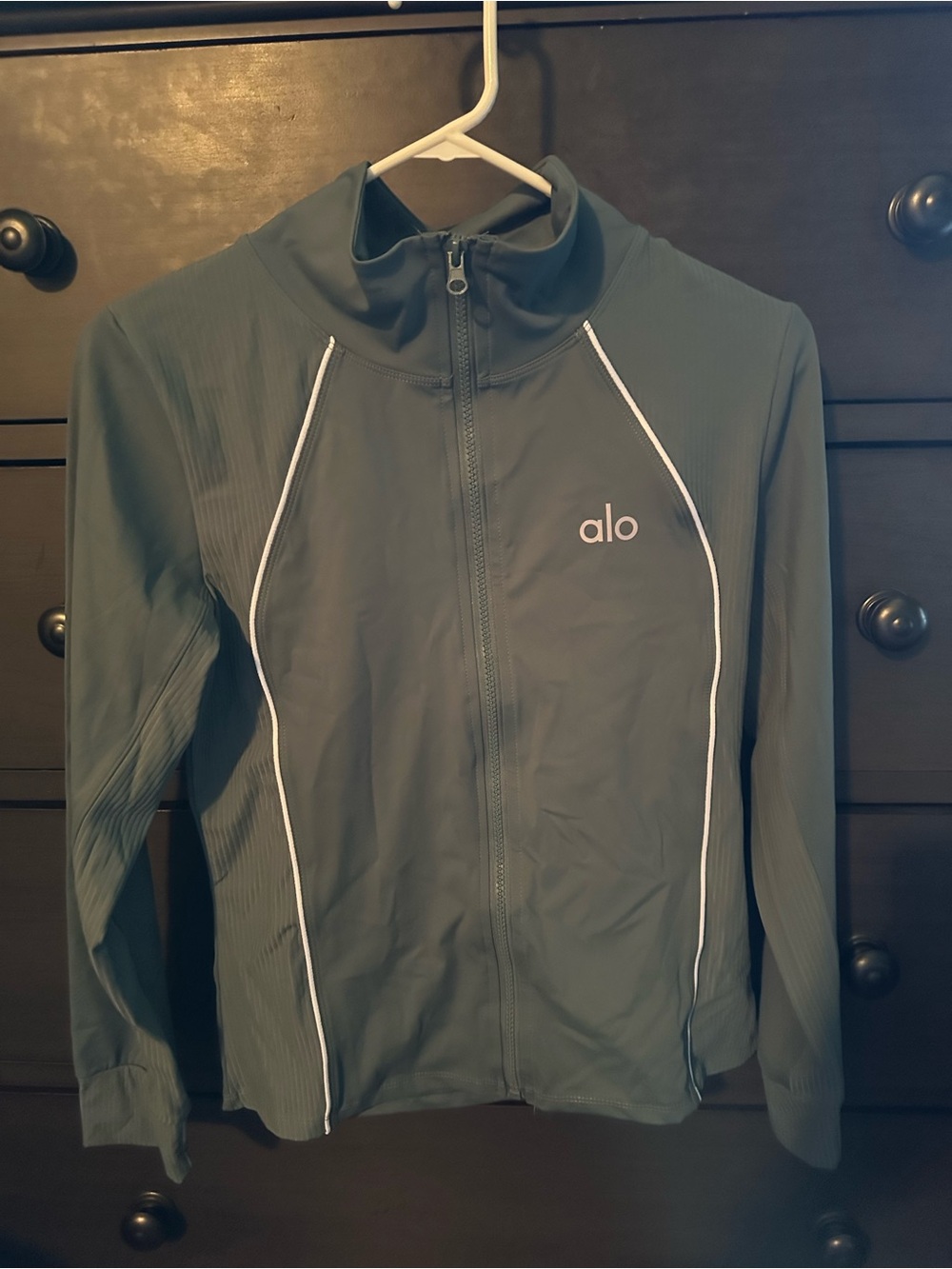 Alo Zip Front Active Jacket and leggings Green with White Piping